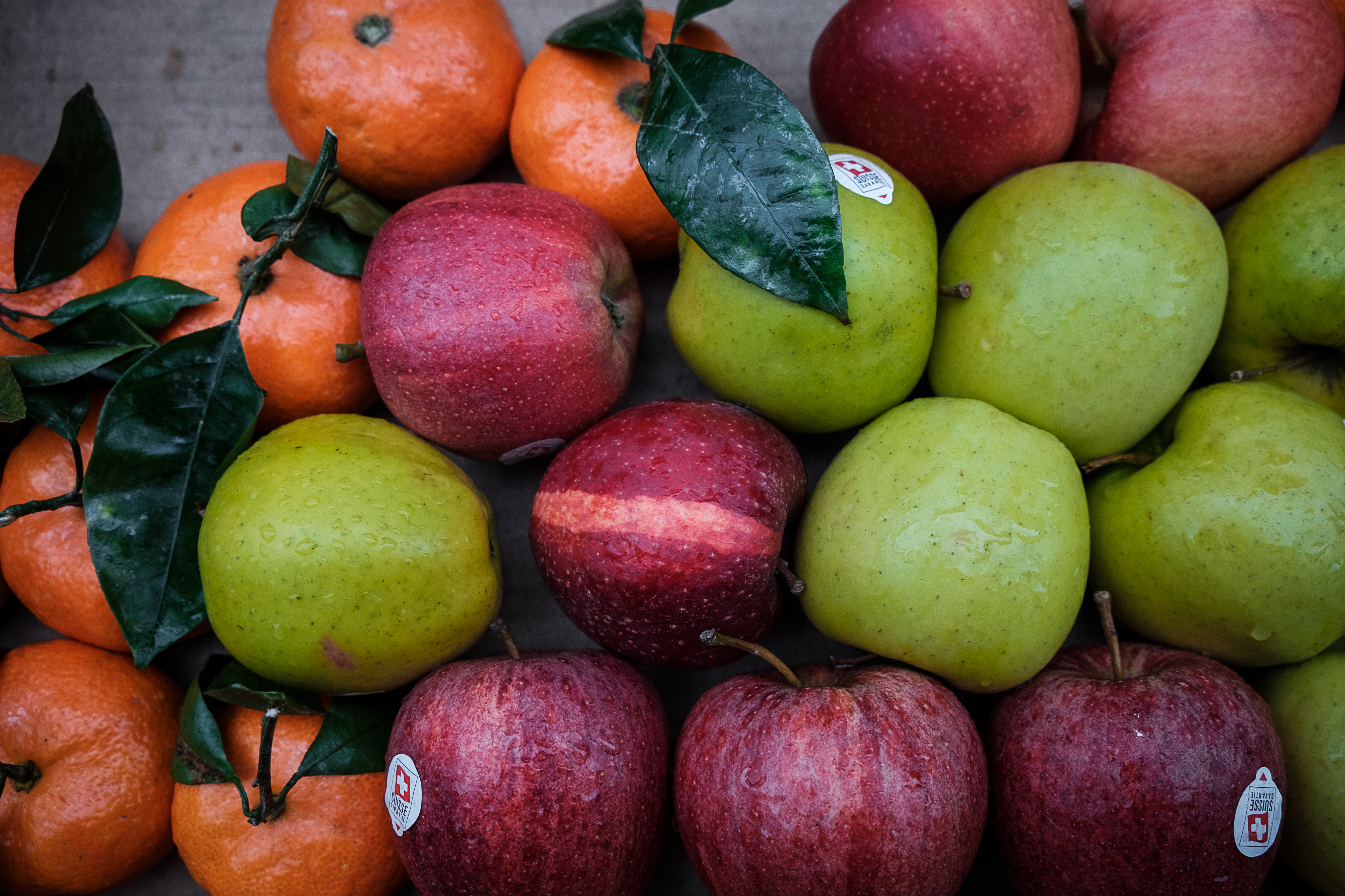 Colorful apples. https://www.info-on-high-blood-pressure.com/nutrition-and-food-science.html